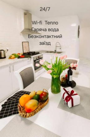 Black&White Нова стильна квартира на Київській
